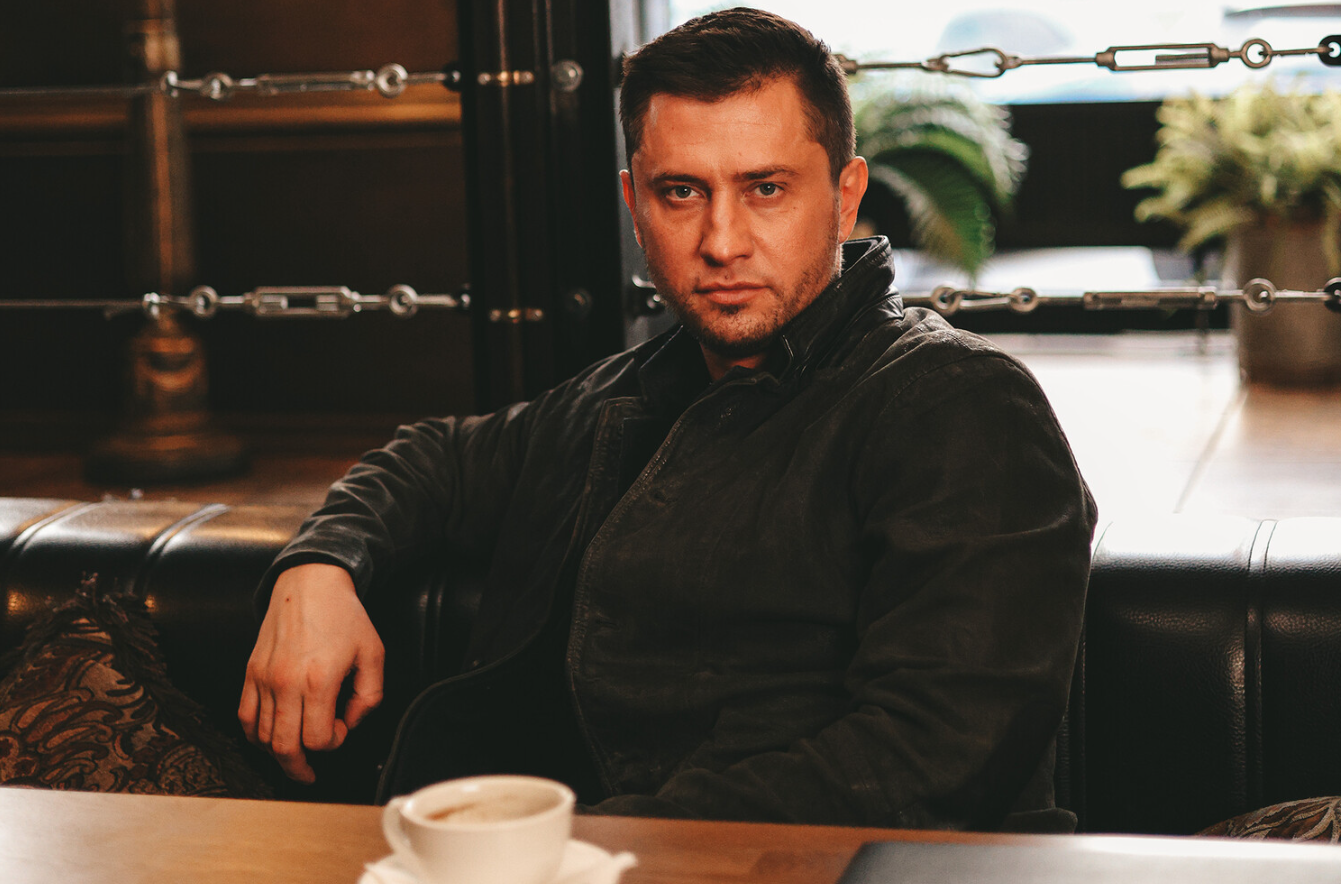 Павел прилучный жизнь по вызову фото Начались съемки второго сезона сериала "Жизнь по вызову" с Павлом Прилучным - Ра