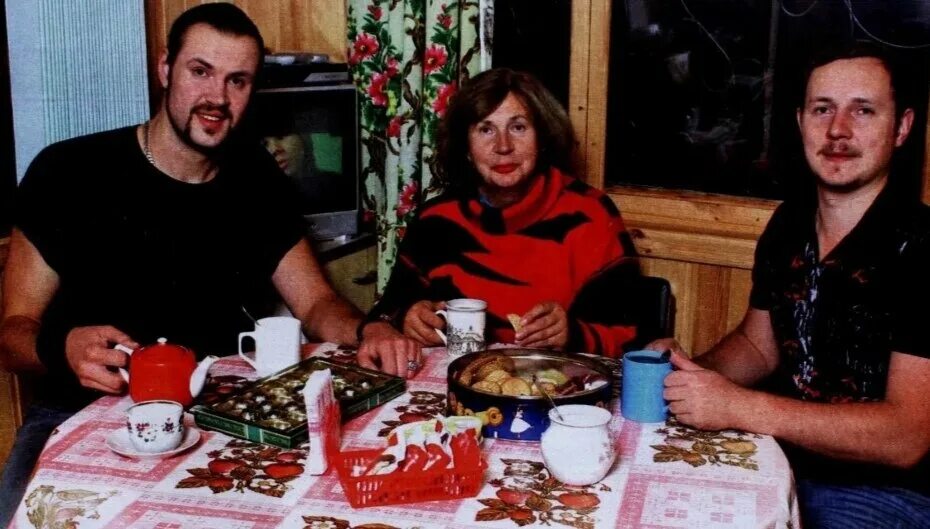 Павел шуваев личная жизнь жена фото Дважды ломал позвоночник, работал моделью, до сих пор не женат: что известно о ж