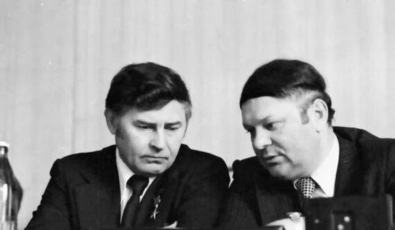 Павел стефанович федирко с семьей фото Умер бывший руководитель Красноярского края Павел Федирко - 9 августа 2019 - НГС