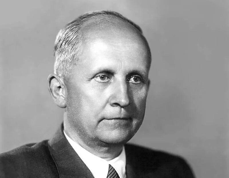 Павел сухой фото Pawel Suchoj (1895-1975) © Средняя школа № 73 г. Минска