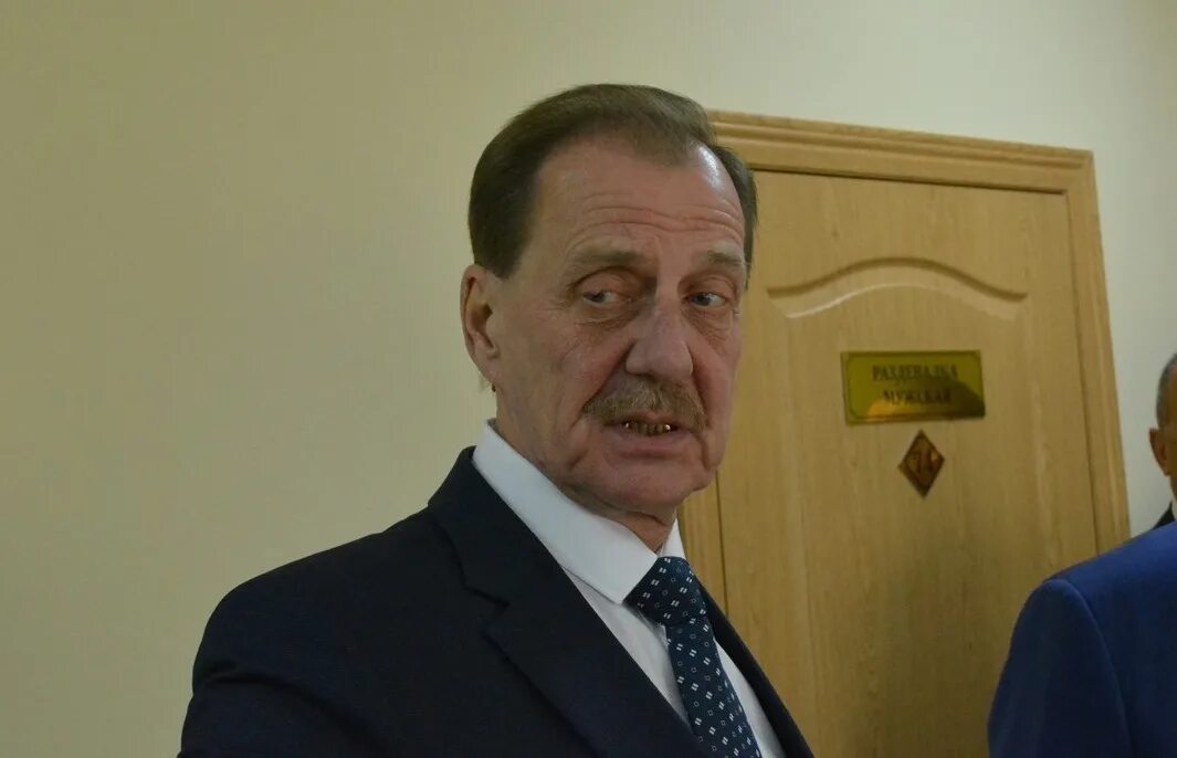 Павел сурков мэр саратова биография фото В регионе 11 лет спустя открыли ФОК, подаренный за победу "Единой России" на выб