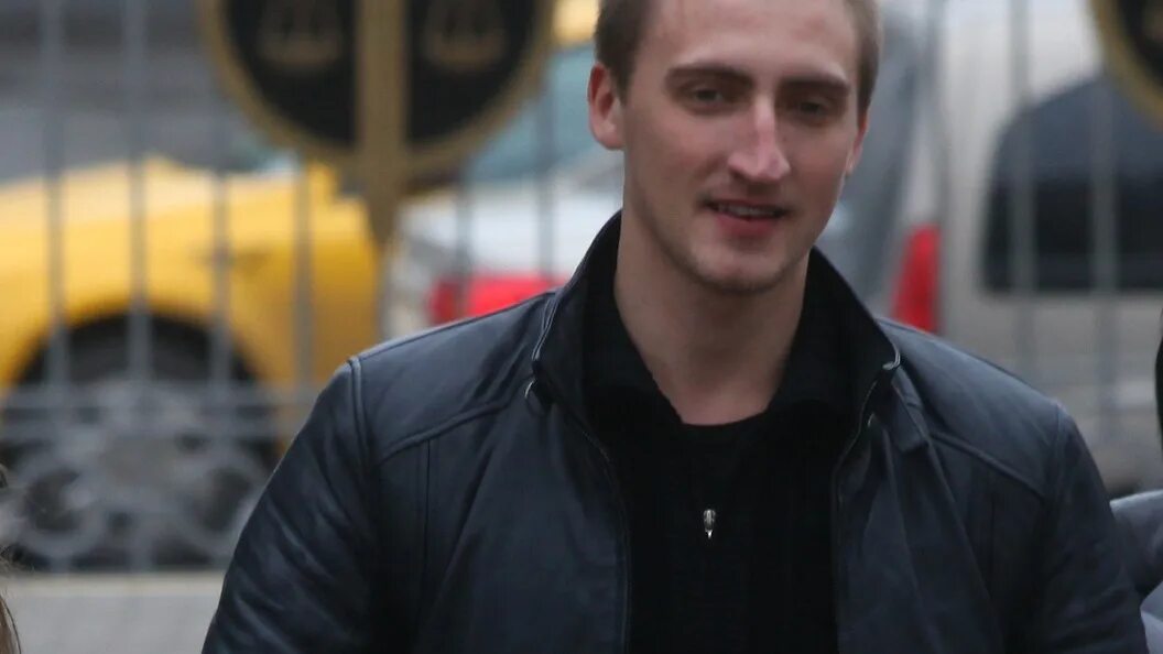 Павел устинов актер фото в каких фильмах Актёр Павел Устинов уехал на фронт: "Если война придёт в наш дом, будет поздно"