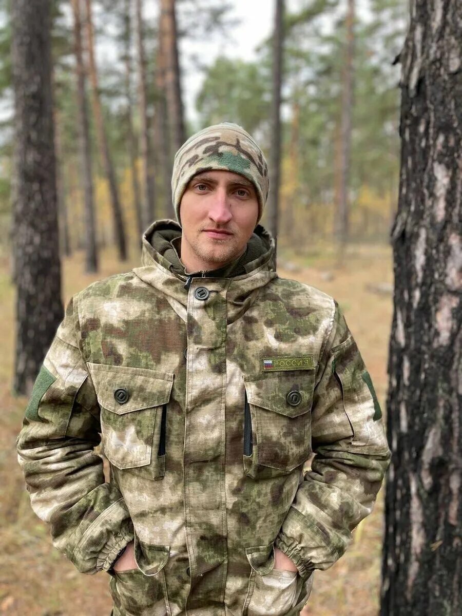 Павел устинов актер фото в каких фильмах Актер Устинов уехал на Донбасс вслед за братом Woman.ru Дзен