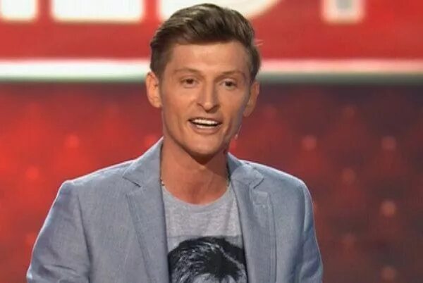 Павел воля фото 2024 Павел Воля упал со второго этажа во время съемок Comedy Club Вол