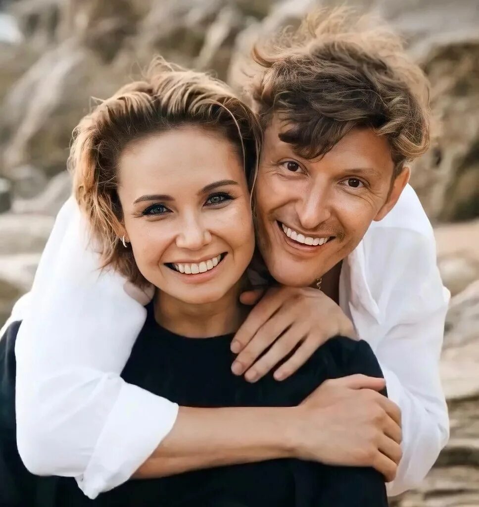Павел воля с семьей фото Ляйсан Утяшева и Павел Воля. Они с годами даже становятся похожими друг на друга