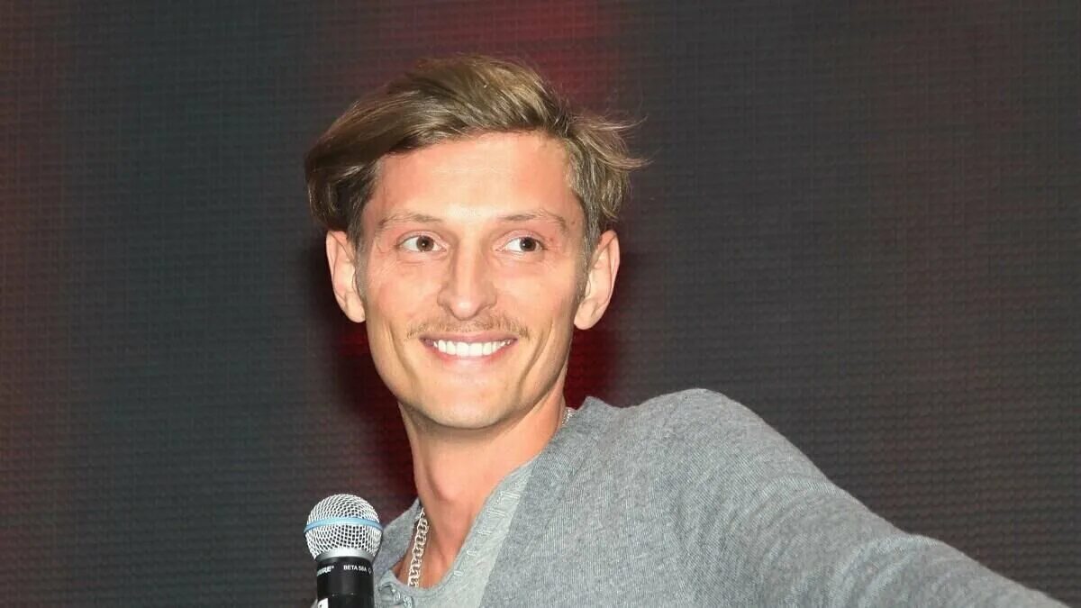 Павел воля старые фото "Ни о чем не жалею": Воля задумался об увольнение из Comedy Club Rnews: только н