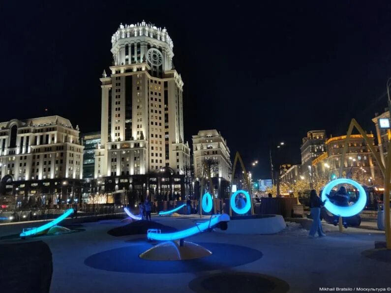 Павелецкая площадь 3 фото Реконструированная площадь у Павелецкого вокзала днём и вечером станет местом пр