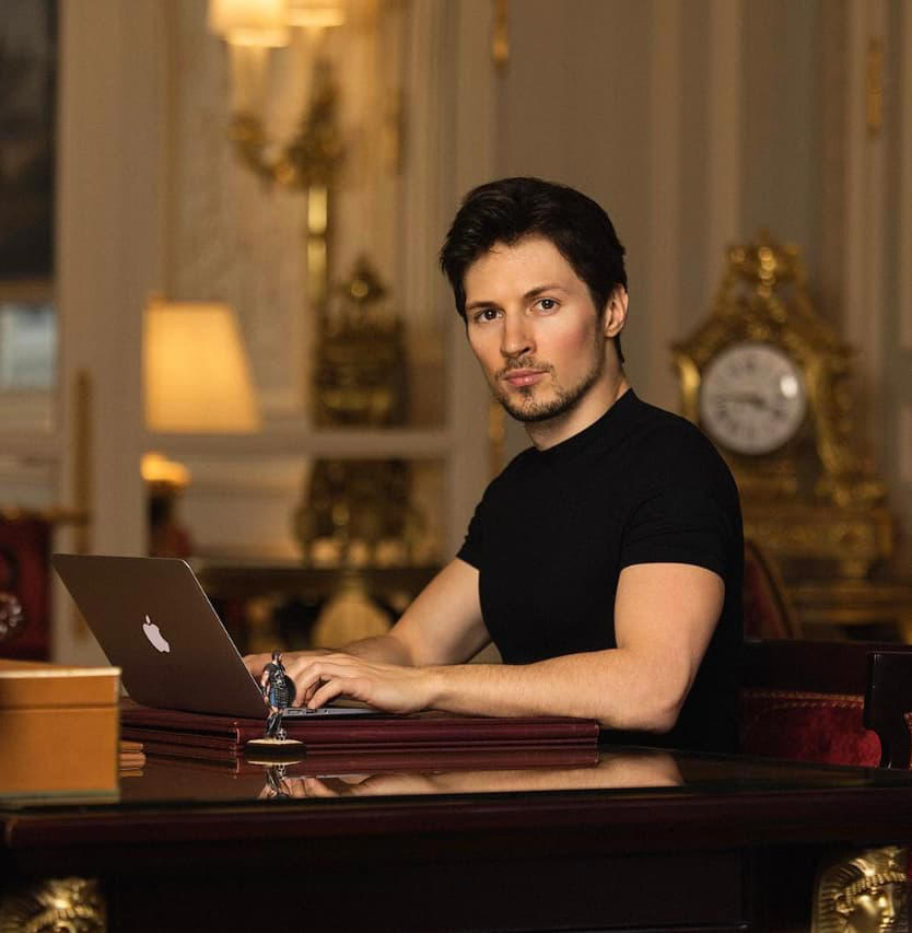 Павла дурова задержали во франции фото Fin de la garde à vue pour Pavel Durov: le patron de Telegram présenté à un juge