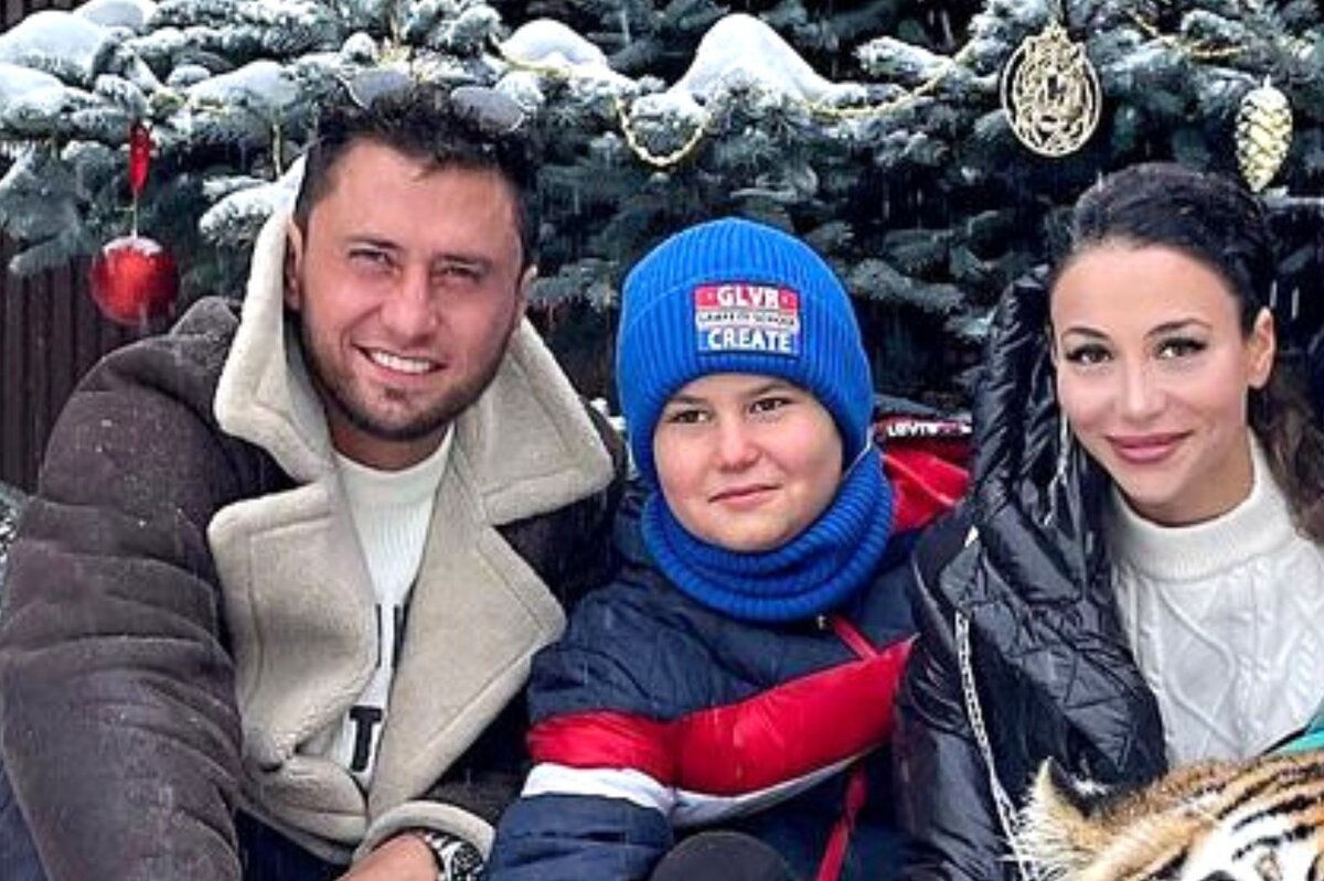 Павла и зепюр прилучных фото Мои помощники": Зепюр Брутян показала, как Павел Прилучный наряжает ёлку с сыном