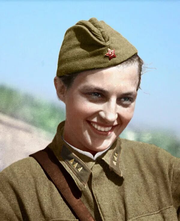 Павличенко нателла сергеевна ставрополь фото Московский колорист раскрасила фото героинь Великой Отечественной войны - РИА Но