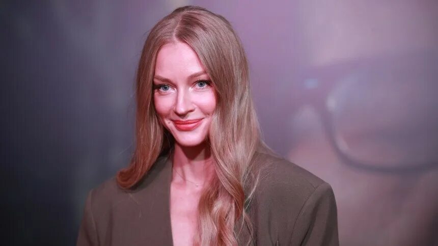 Павлом манченко и ходченкова фото Фото: Светлана Ходченкова показала откровенный танец у шеста