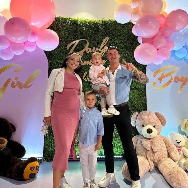 Павлов фэмили фото Pavlov family found out the gender of the third child Anton and Katya waiting fo
