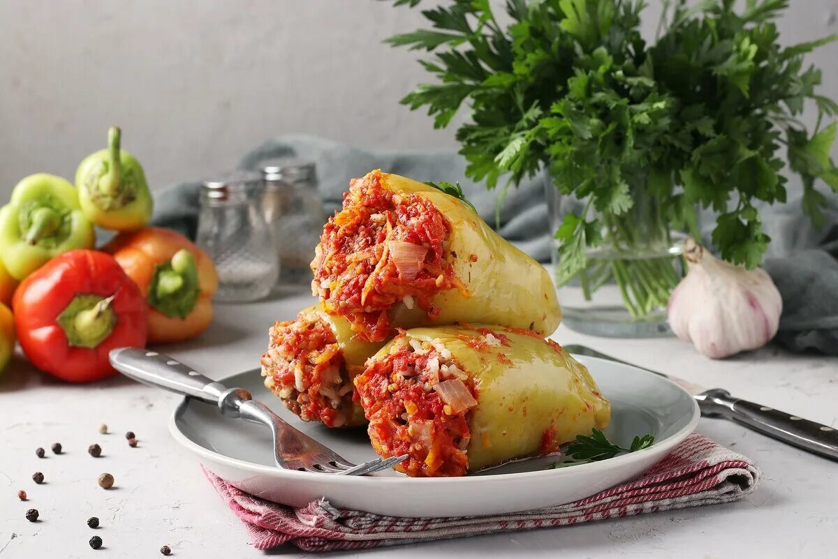 Перец фаршированный овощами фото Фаршированные перцы. Вкусное блюдо многих кухонь Алло! Пицца Дзен