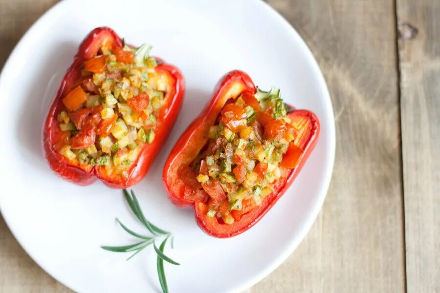 Перец фаршированный овощами фото Фаршированный перец - настоящая находка для любителей гастрономических изысков З