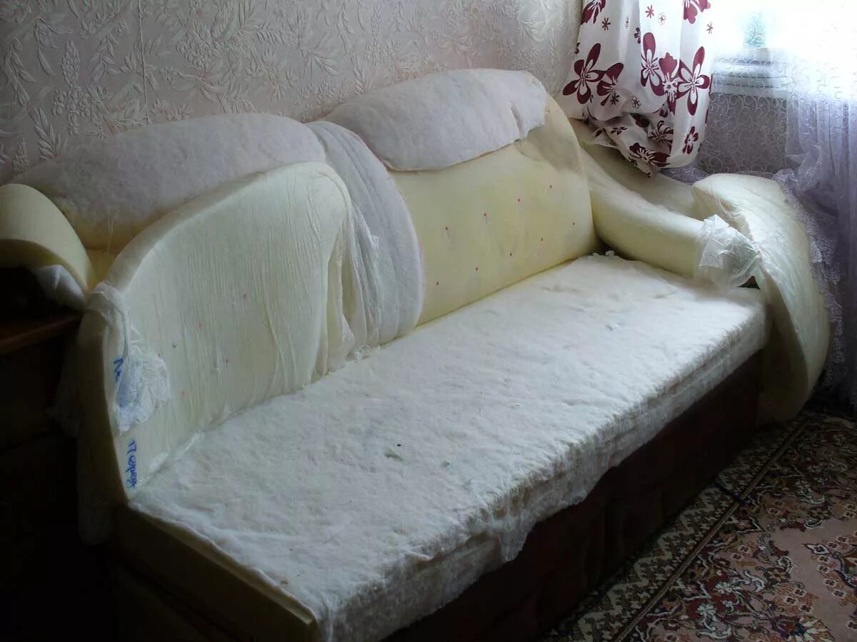 Перетяжка дивана своими руками в домашних Замена поролона в диване: найдено 86 изображений