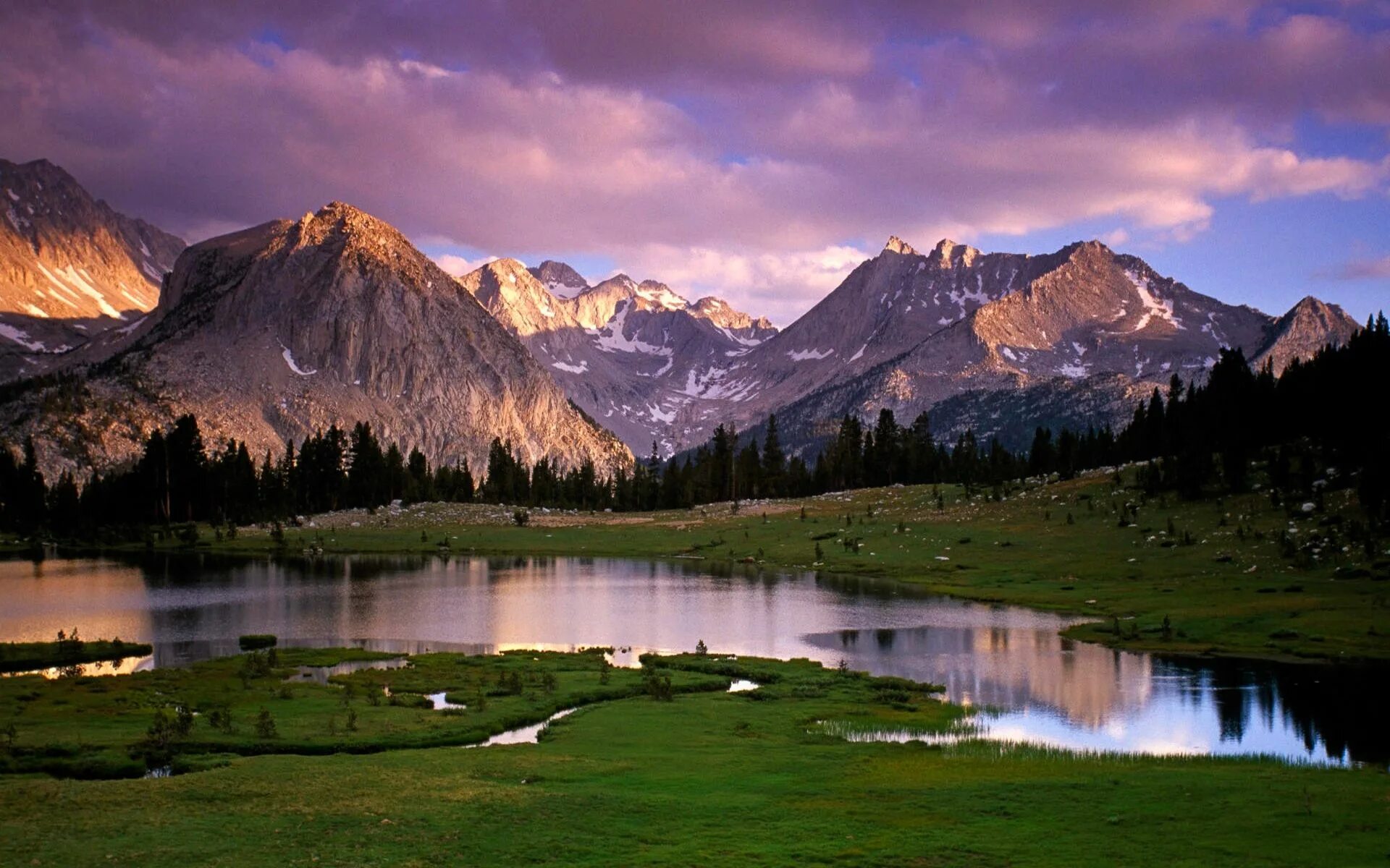 Перевод в лучшее качество фото Beautiful mountains. The mountains. Picture on the desktop. Красивые горы. Горы.