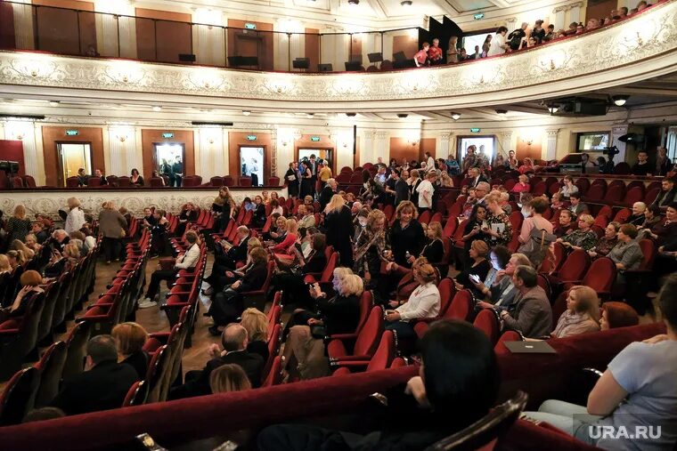 Пермский театр театр фото зала В Пермском театре оперы и балета появится зеркало за три миллиона рублей - URA.R