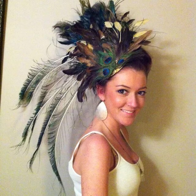 Перо в женской прическе 5 Real Girl Runway: DIY - Saturday Night Gold Cup Hat Edition Kentucky derby hats,