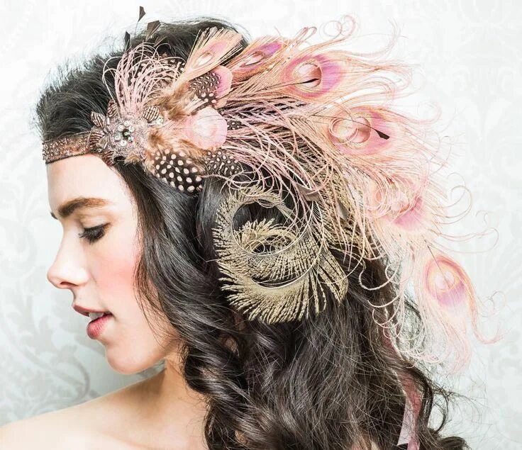 Перо в женской прическе 5 букв Pin by Jozefína on My Hair, my Challenge Feather headband, Hair accessories, Hai