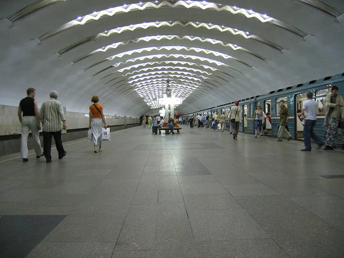 Перово москва калининская линия метро перово фото Перово (метро станциясе) - Wikipedia