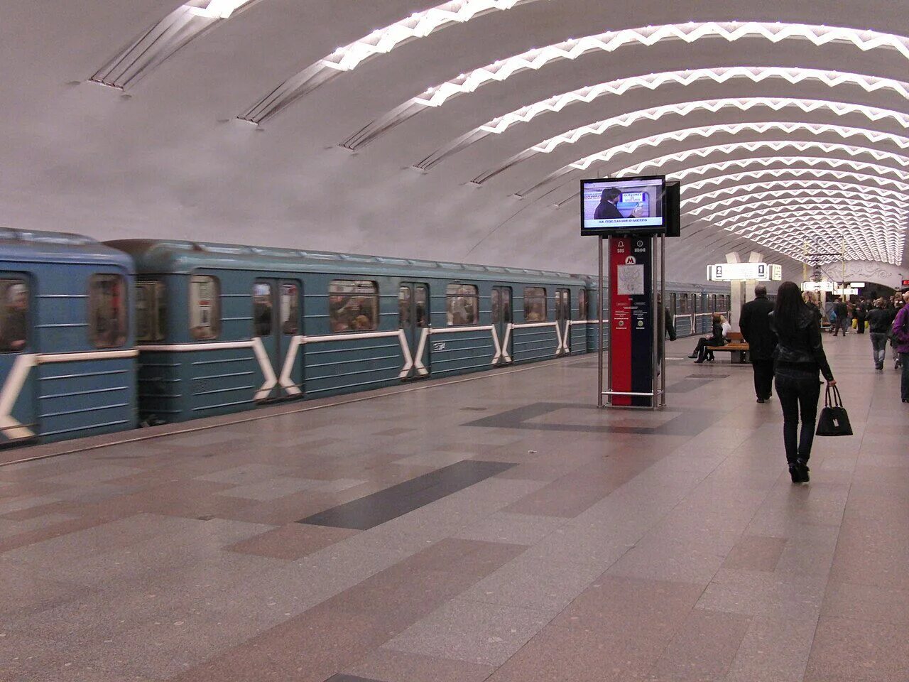 Перово москва калининская линия метро перово фото Станция метро Перово в Москве - Яндекс Карты