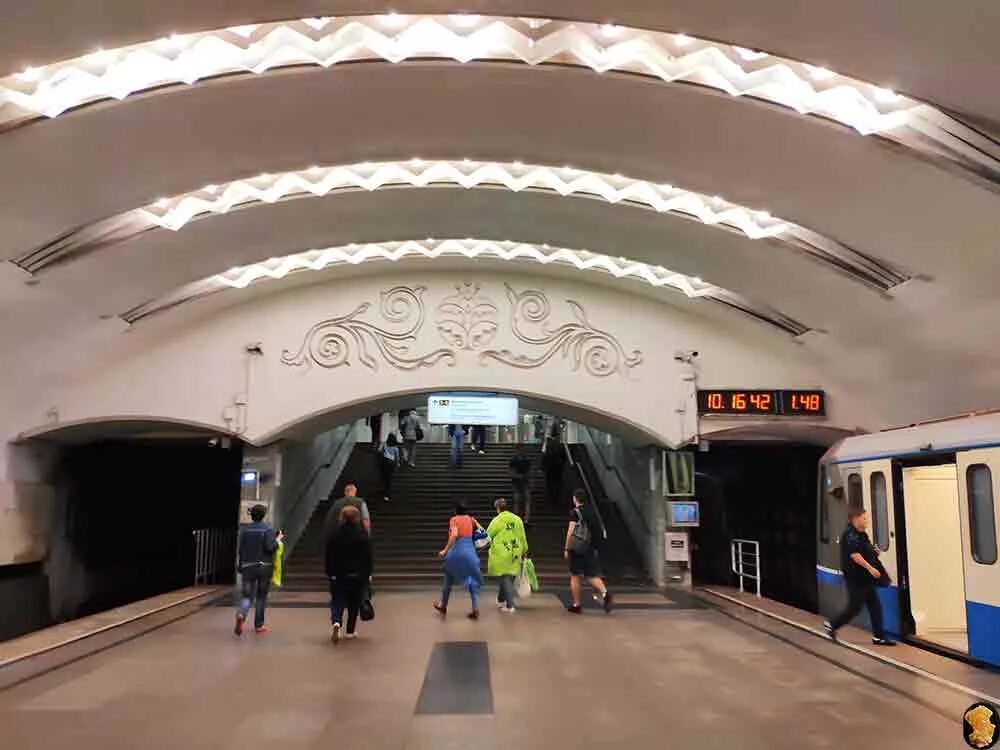 Перово москва калининская линия метро перово фото Москва. Метро. Калининский радиус Калининско-Солнцевской линии метро. Станция Пе