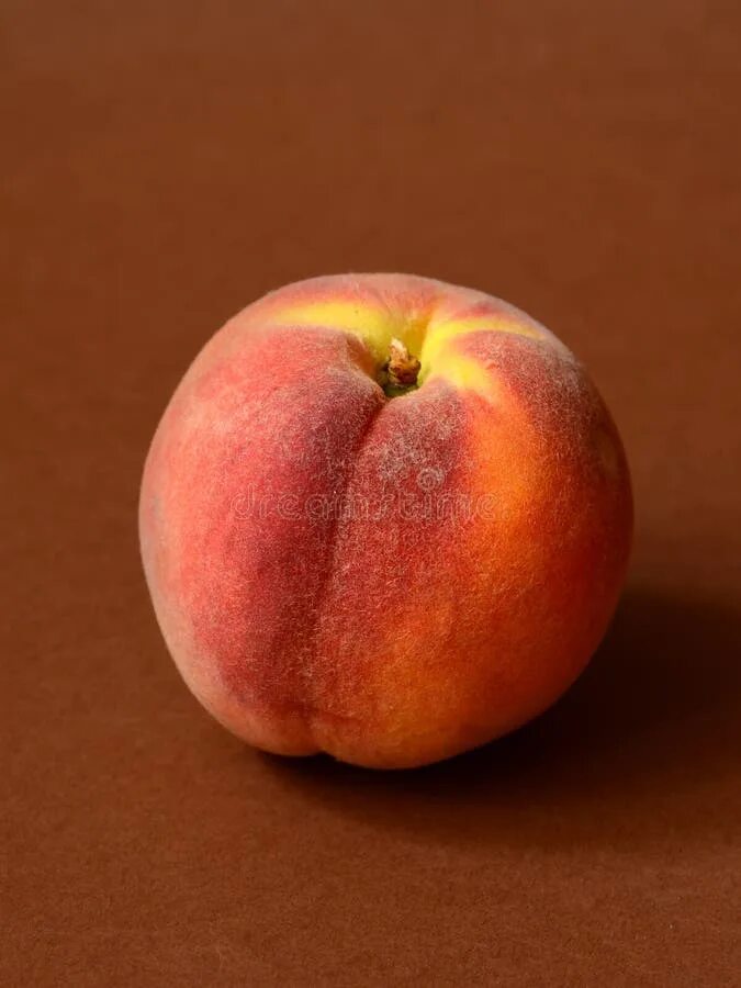 Персик горячие фото One ripe peach stock image. Image of ripe, vibrant, nutritious - 75126355