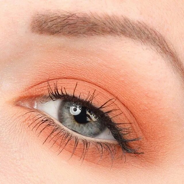 Персиковый макияж глаз Helena Rönnblad on Instagram: "Copper " Orange eye makeup, Makeup inspiration, M