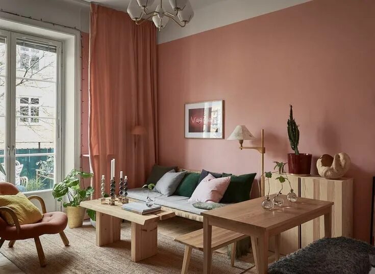 Персиковый цвет стен в интерьере Pink and cherry: A romantic, sophisticated and fresh apartment - La casa de Frej