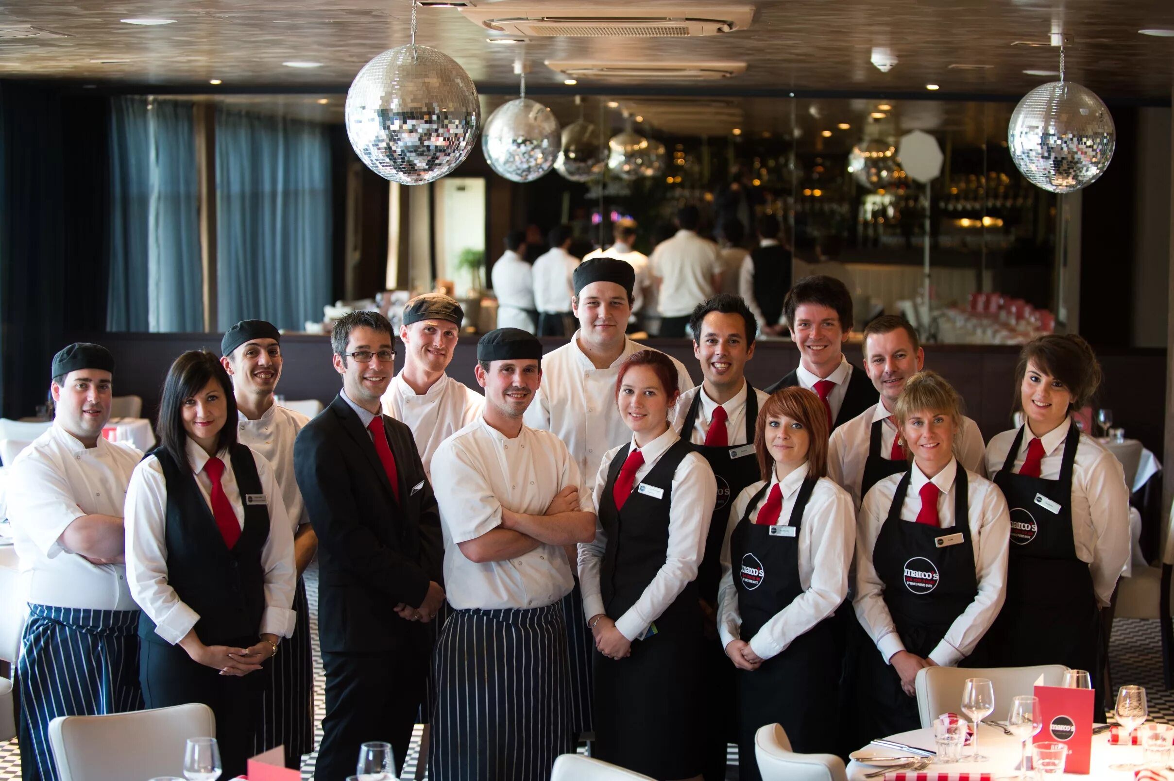 Персонал ресторана фото Marco checks out new Exeter restaurant The Exeter Daily