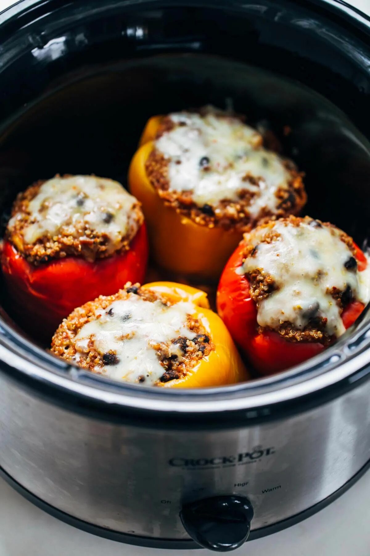 Перцы в мультиварке рецепт с фото Quinoa Black Bean Crockpot Stuffed Peppers Recipe Crockpot stuffed peppers, Stuf