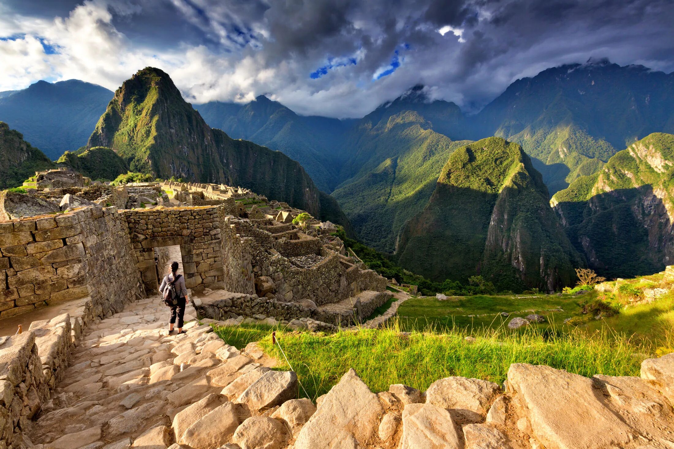 Перу красивые фото How to Plan a Trip to Machu Picchu, From New Ticket Policies to Avoiding Crowds 