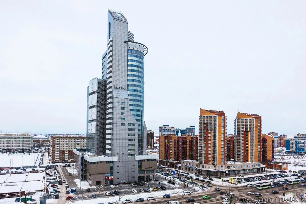 Первая башня красноярск фото Бизнес-центр Первая башня - самое высокое здание за Уралом (118 метров, 28 этаже