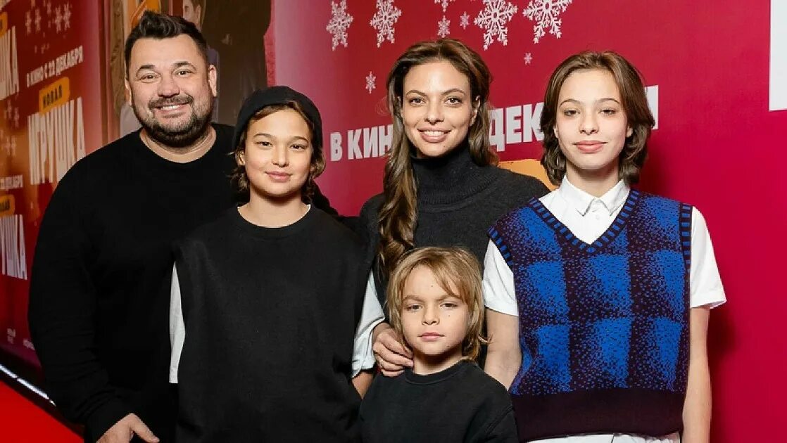 Первая дочка сергея жукова фото Сергей Жуков стал отцом в пятый раз OK-magazine.ru