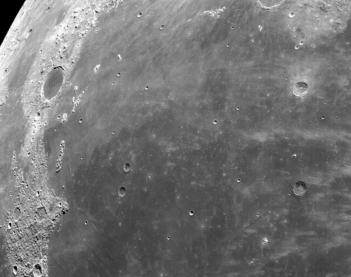 Первая фото луны File:Artemis 1 lunar mare and craters.jpg - Wikipedia