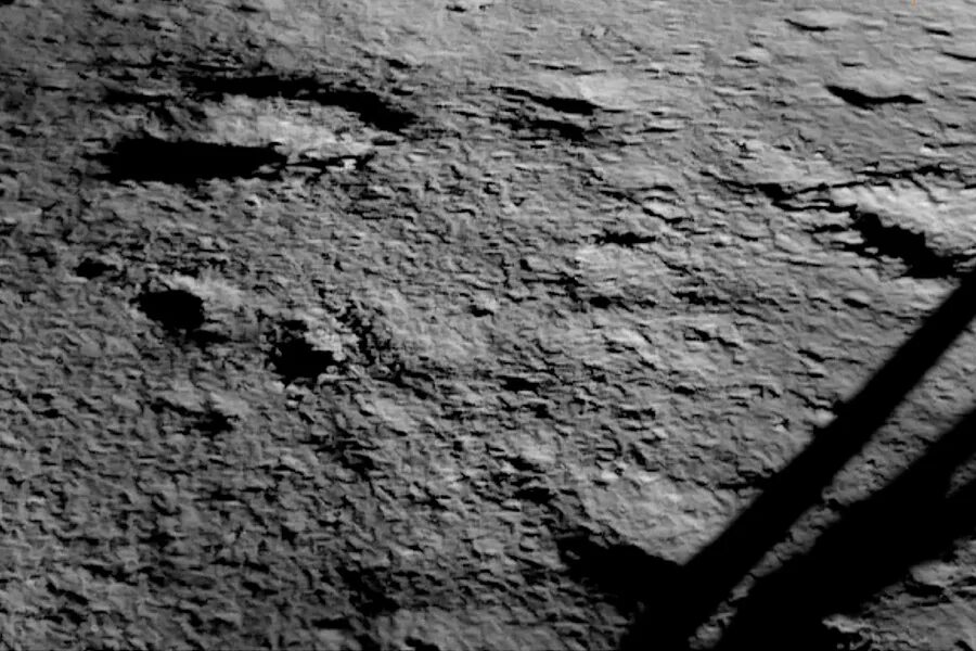 Первая фото луны Индийская станция передала первый снимок с поверхности Луны - РБК