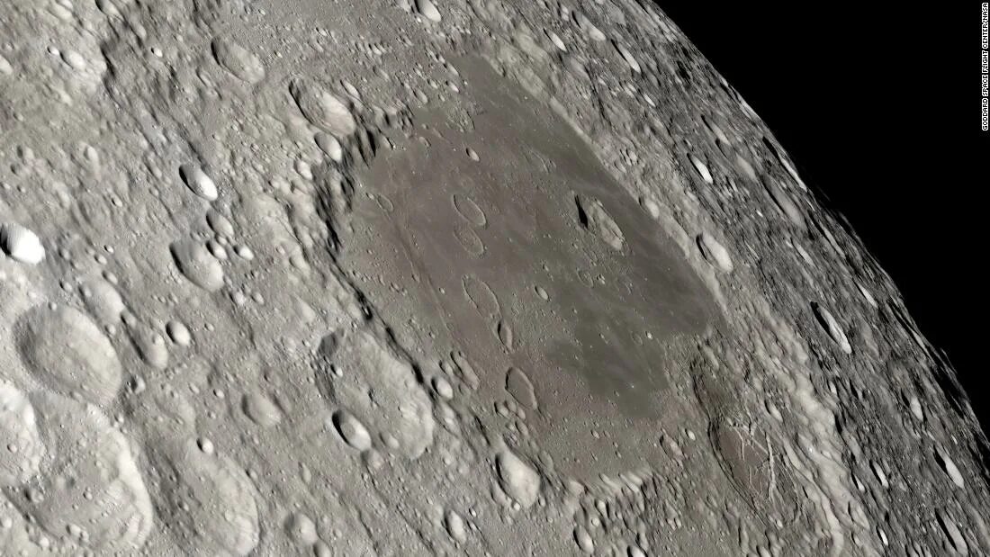 Первая фото луны La NASA revela cuánto pagará por adquirir rocas lunares - CNN Video