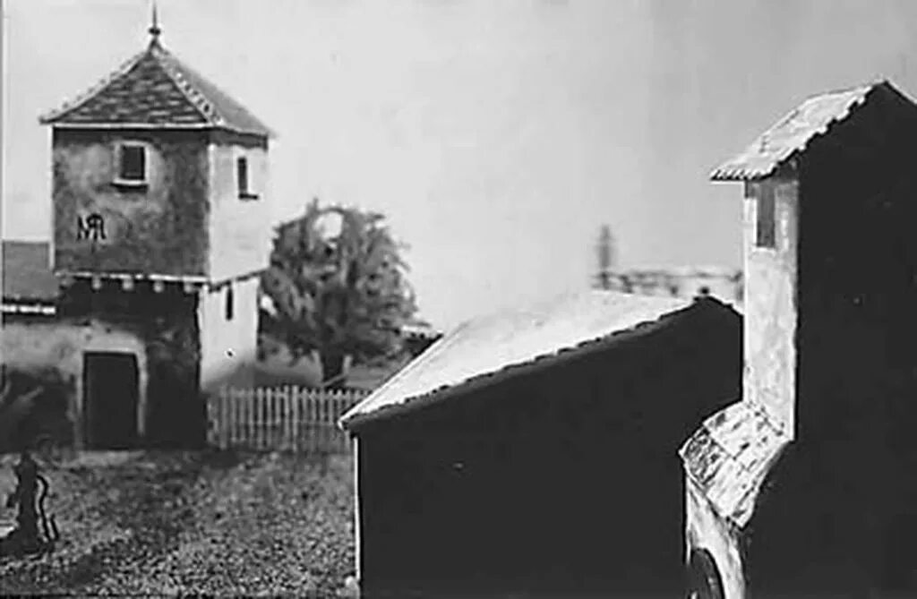 Первая фото в мире Later photograph of the site where View from the Window at Le Gras, the first ev