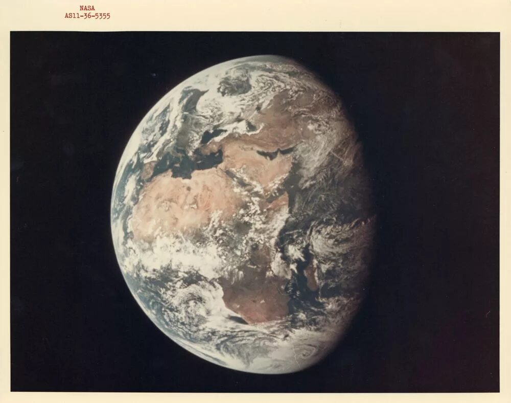 Первая фото земли Hundreds Of Unseen NASA Photographs Reveal The Vintage Beauty Of Outer Space Vin