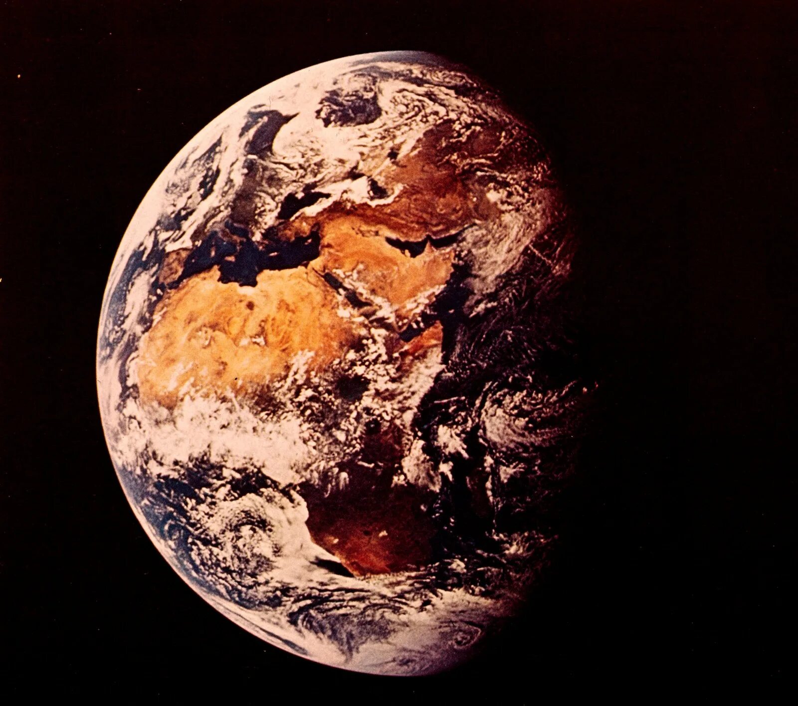 Первая фото земли The Environmentalists: The Whole Earth Catalog Gets Down to Business - Rolling S