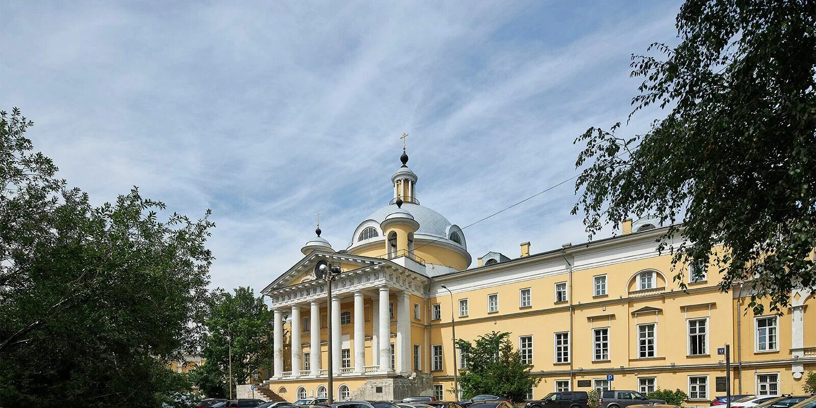 Первая градская больница фото Лечить не болезнь, а больного": Первая градская больница отмечает 220-летие / Но