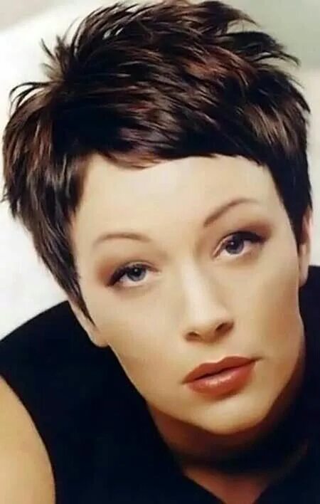 Первая короткая стрижка Pin on Hair Styles & Color Short hair cuts, Pixie haircut styles, Hair styles 20