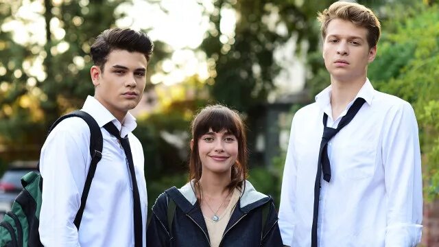 Первая любовь актеры и роли фото "4N1K" Episode #1.9 (TV Episode 2018) - Gözde Mutluer as Yaprak Ayvaz - IMDb