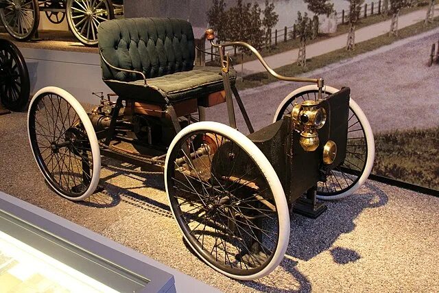Первая машина фото Datei:1896 Ford Quadricycle Runabout (14454150721).jpg - Wikipedia