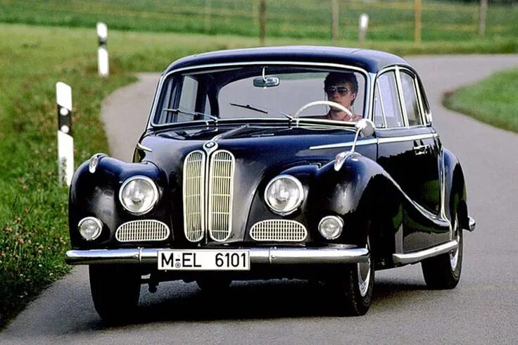 Первая модель бмв фото Pin de Eivind Mikkelsen em classic bmw Automóvel, Carros bmw, Cadillac eldorado