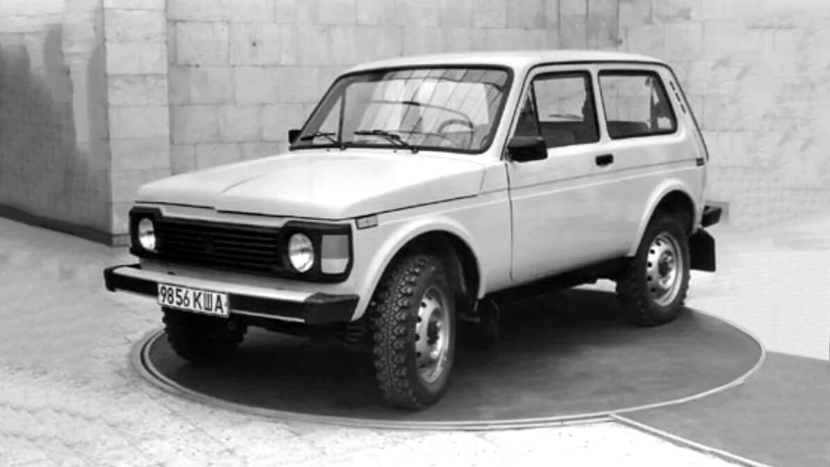 Первая нива фото Нива" пыталась быть похожей на Land Cruiser и Pajero - Kolesa.kz Почитать
