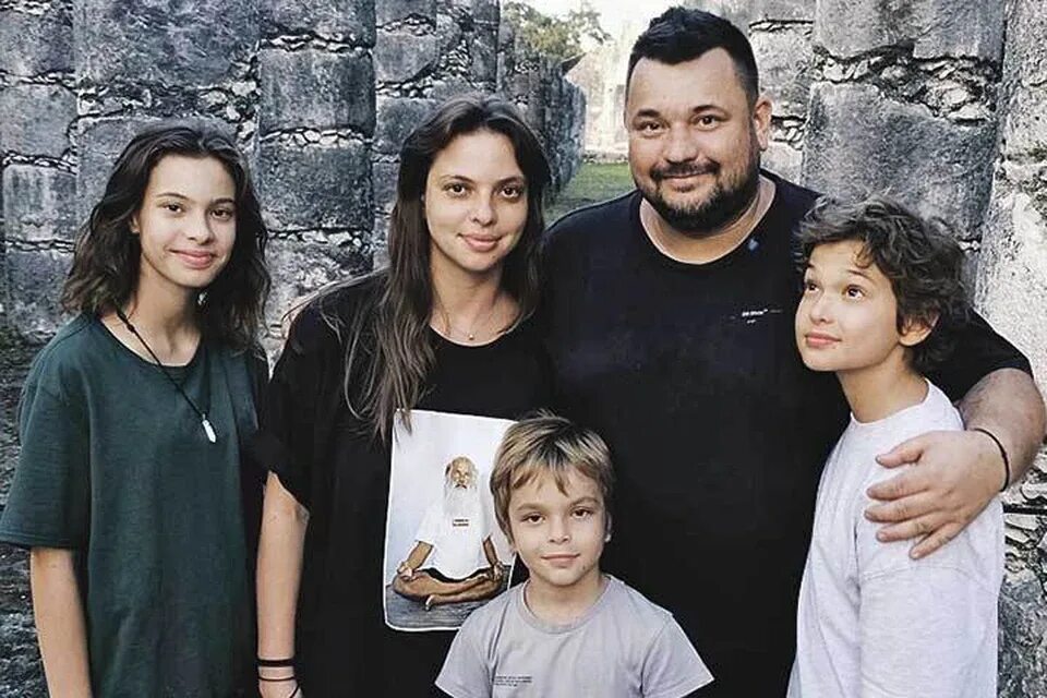 Первая супруга сергея жукова фото С пеленок на окладе: Дети Жукова помогают в кондитерской, а у дочери Джигана сво