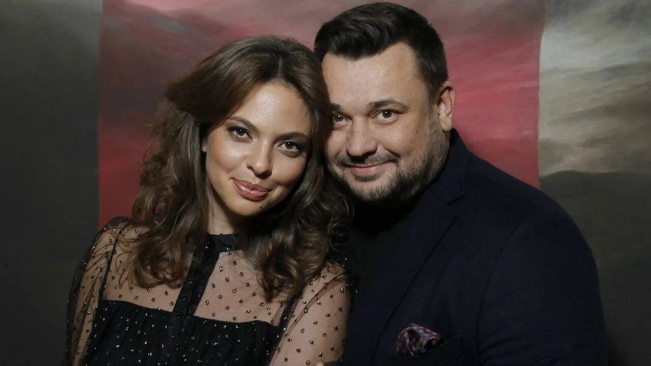 Первая супруга сергея жукова фото Я не отдам ребенка!": Сергей Жуков лишился дочери из-за жены - Страсти