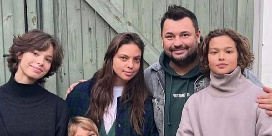 Первая супруга сергея жукова фото Сергей Жуков рассказал о плотном графике дочери-актрисы Дорожное Радио Дзен