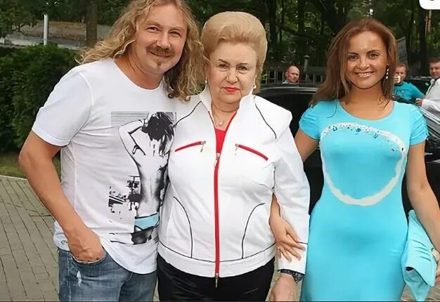 Первая жена игоря николаева фото Мама стала врагом - Брак Николаева и Проскуряковой разрушают родственники?